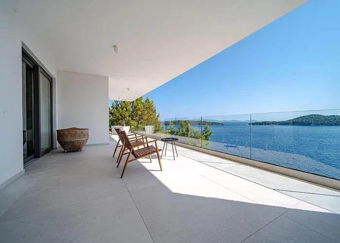 Cozy Home In Prizba, Blato *